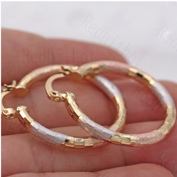 1.5'' 14K Tri Color/Copper Faceted Hoop Earring, - Picture 4 of 4